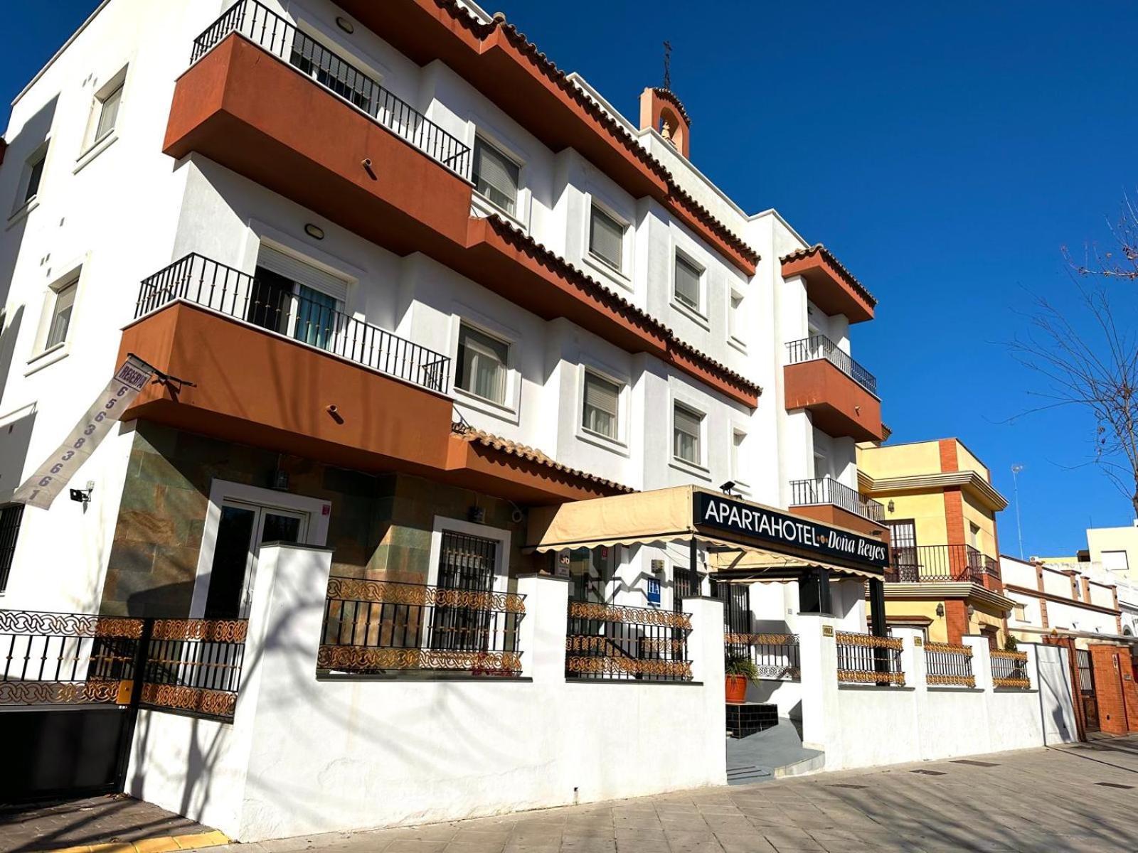 Apartahotel Dona Reyes Chipiona Exterior foto